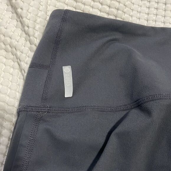 Zella- S - Picture 7 of 8